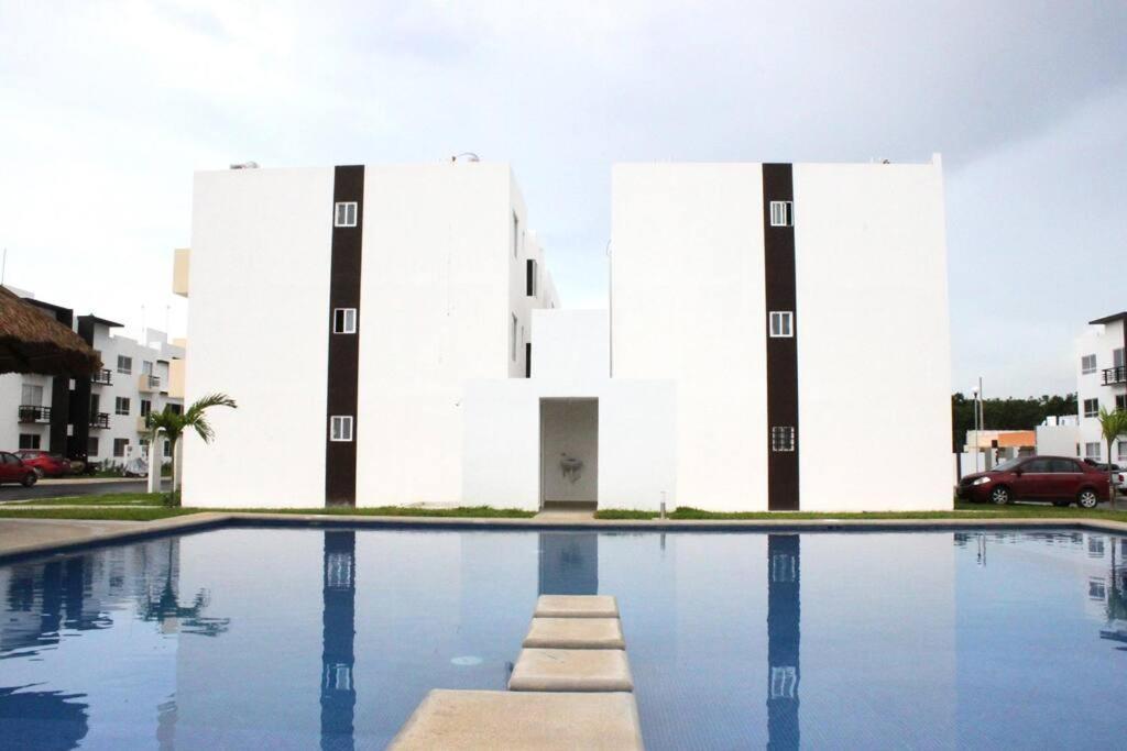 Depa De Playa C/alberca Cerca De La 5a Avenida Apartamento